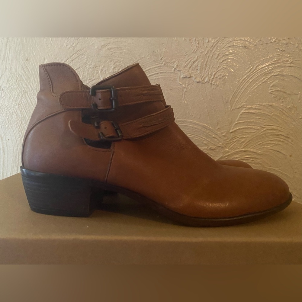 Diba Brown Boots - Picture 2 of 5